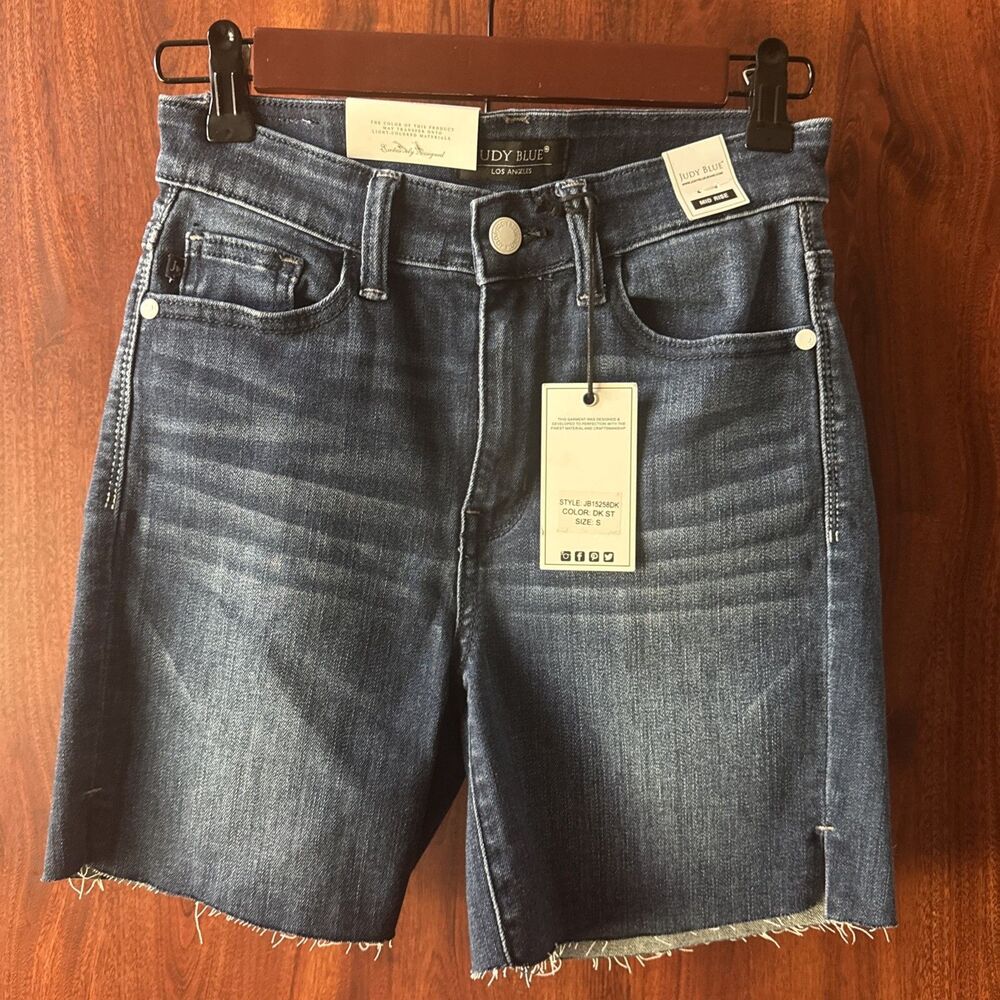 New JUDY BLUE S Mid Rise Mid Length Cut Off Shorts Women